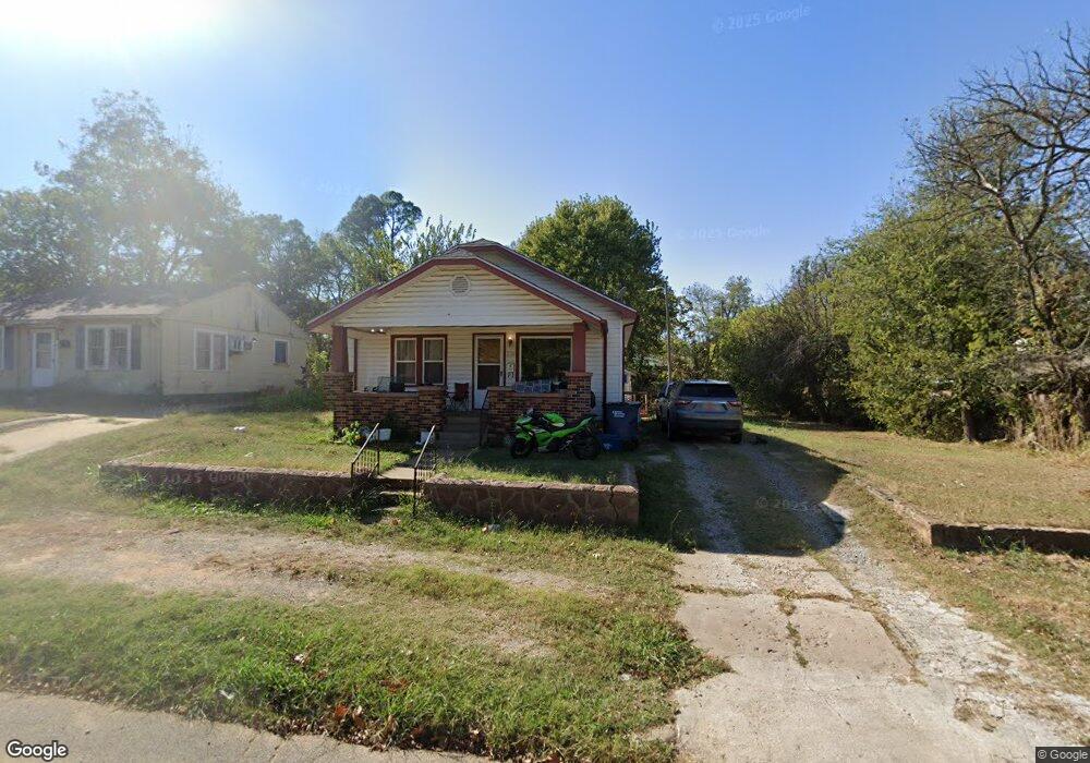 724 Hobson St, Shawnee, OK 74801 - photo 1