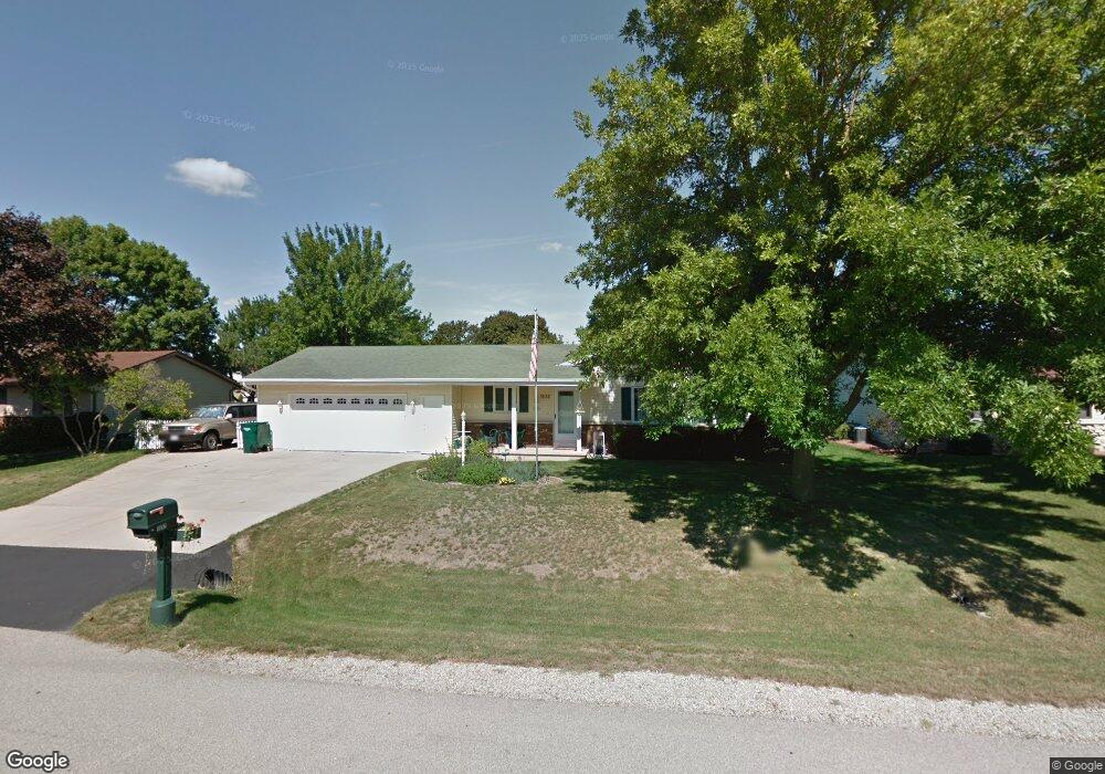 3032 W Sunset Ave, Appleton, WI 54914 - photo 1