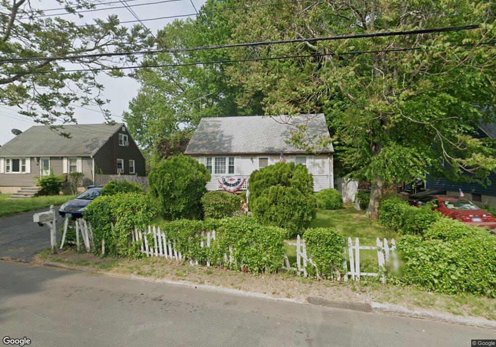 44 Sunshine Cir, Bridgeport, CT 06606 - photo 1