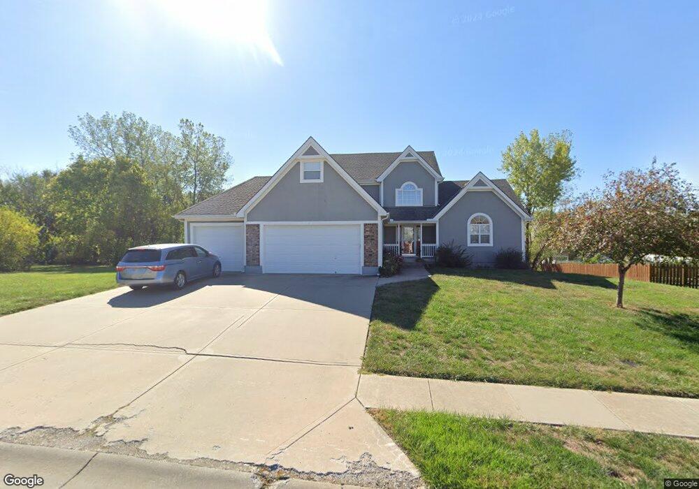 917 Birchwood Dr, Raymore, MO 64083 - photo 1