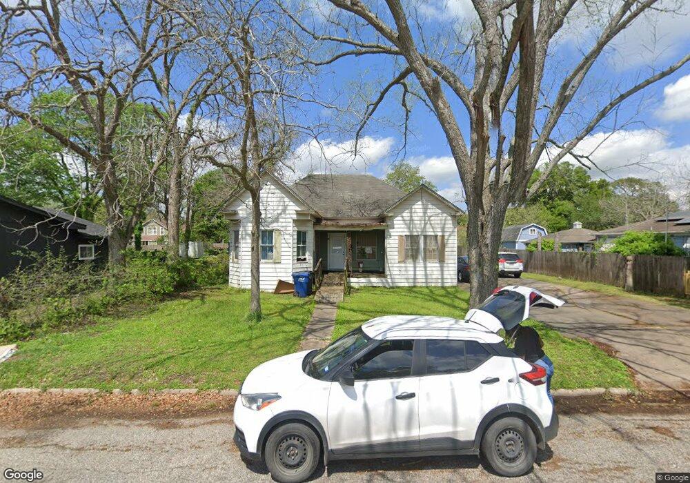 2513 4th St, Bay City, TX 77414 - photo 1