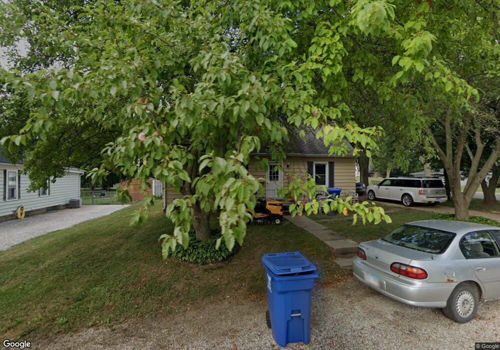 352 W Washington St, Virginia, IL 62691 - photo 1