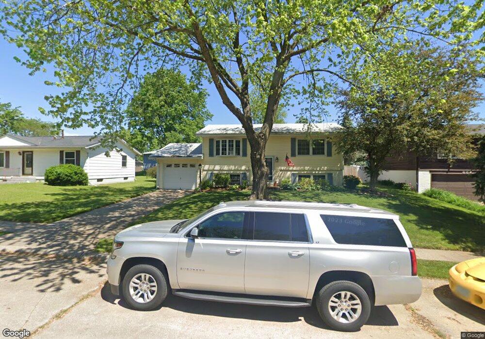 312 W 63rd St, Davenport, IA 52806 - photo 1
