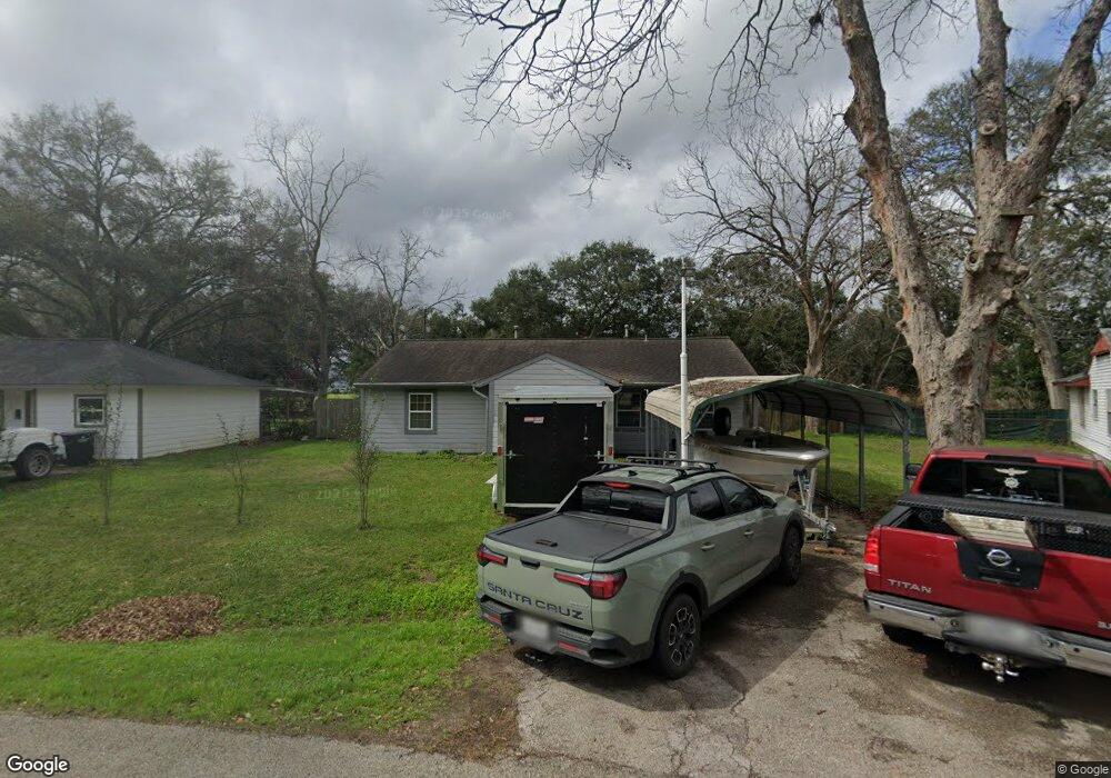 212 Mclemore Dr, Alvin, TX 77511 - photo 1