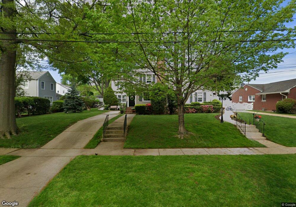 17 Dover Pkwy, Garden City, NY 11530 - photo 1