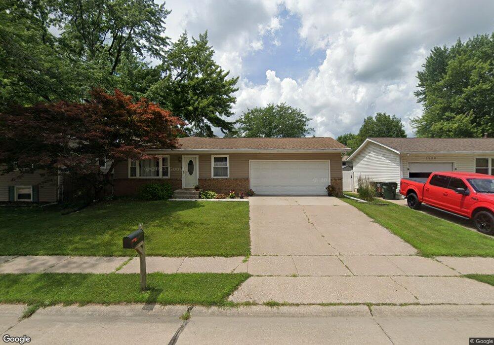 1122 Calvin St, Davenport, IA 52804 - photo 1