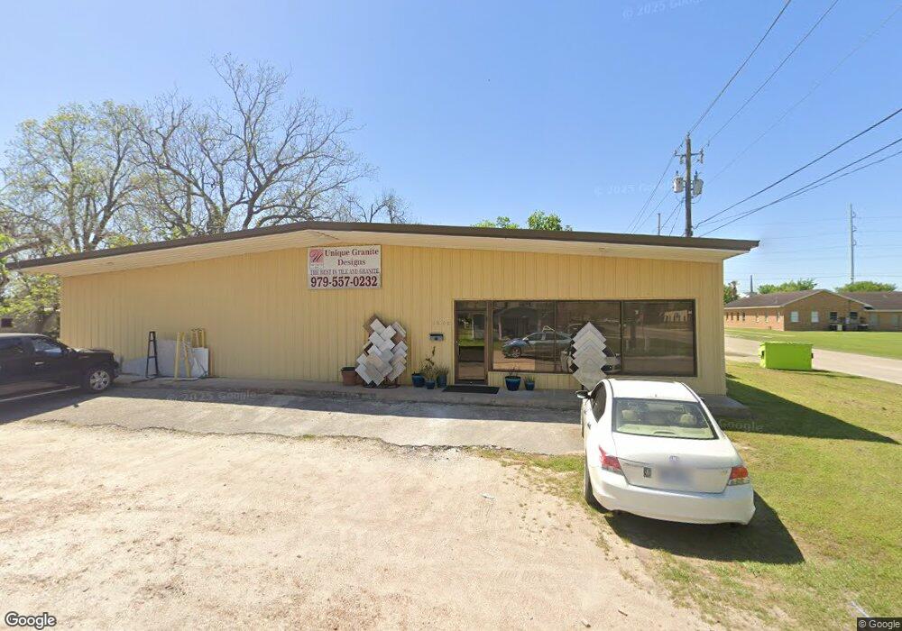 1600 Avenue H, Bay City, TX 77414 - photo 1