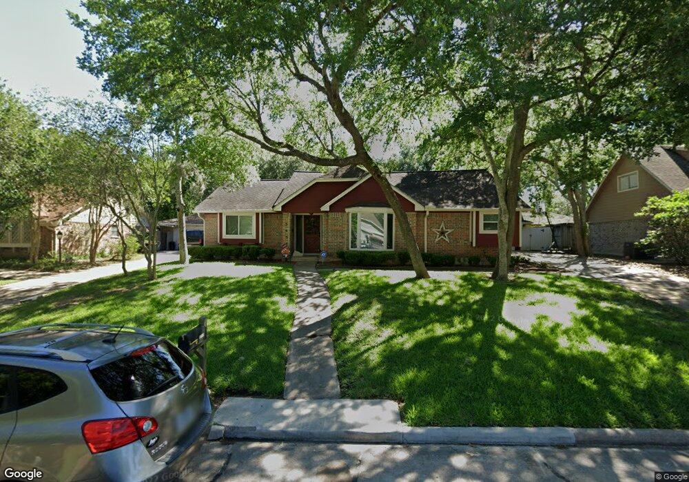 5431 Apple Blossom Ln, Friendswood, TX 77546 - photo 1