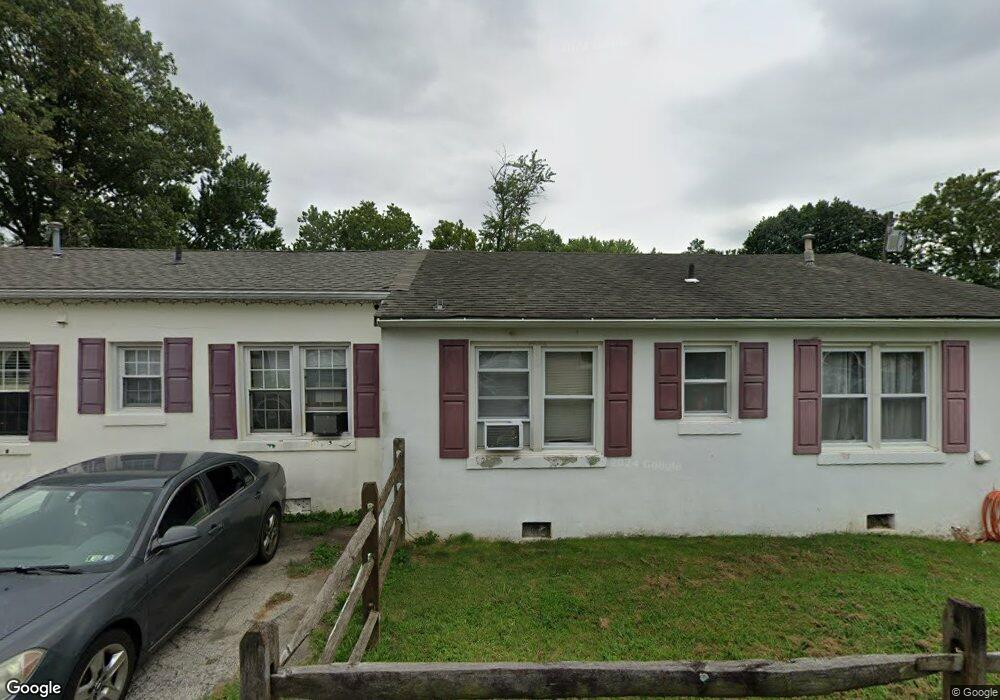 402 Boston Ct, Wallingford, PA 19086 - photo 1