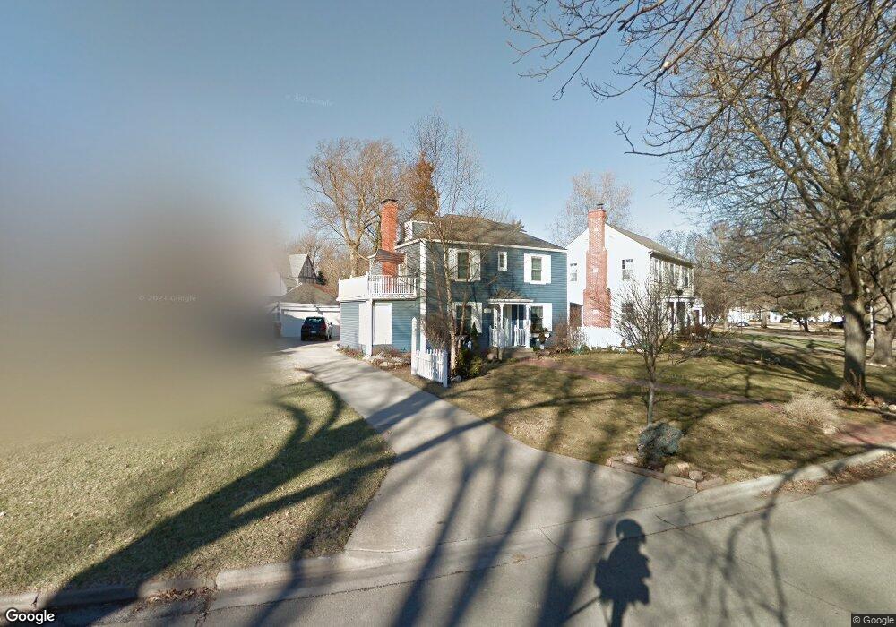 1311 SW Collins Ave, Topeka, KS 66604 - photo 1