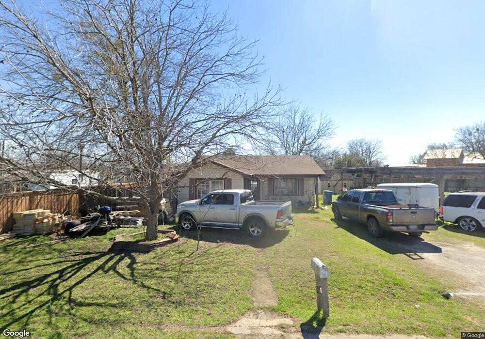 215 Macaw Dr, Granbury, TX 76049 - photo 1