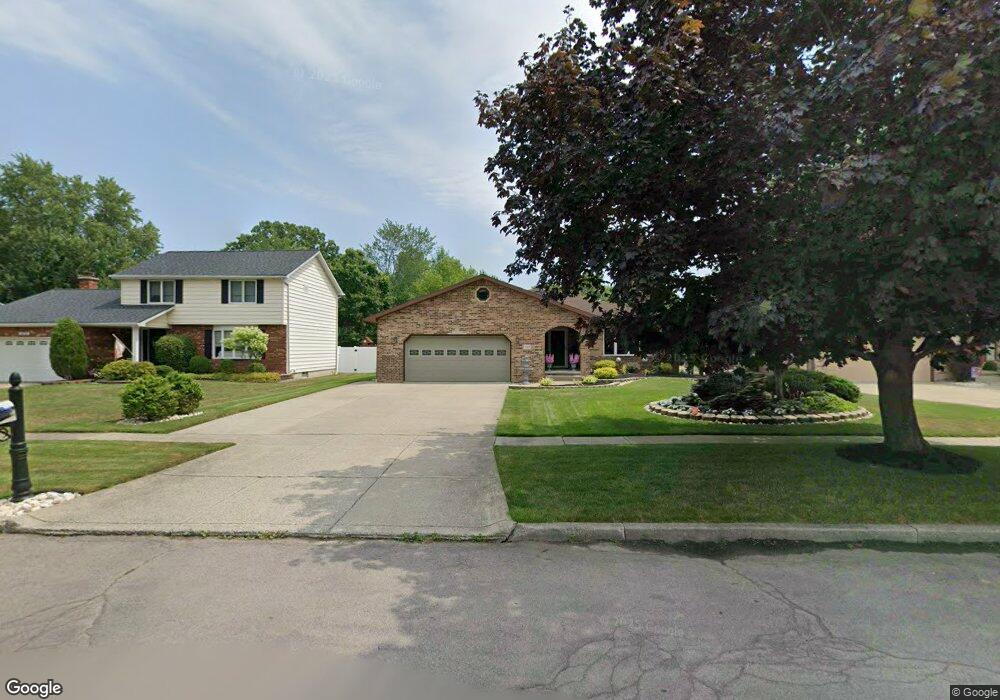 1449 Fairfield Dr, North Tonawanda, NY 14120 - photo 1