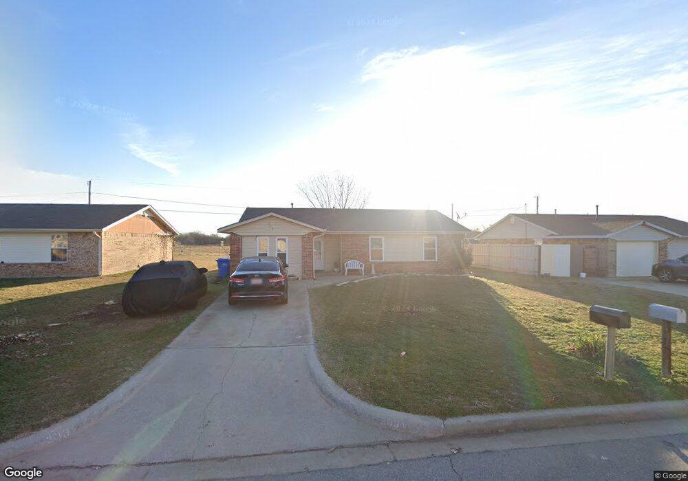 233 Antelope Dr, Cache, OK 73527 - photo 1