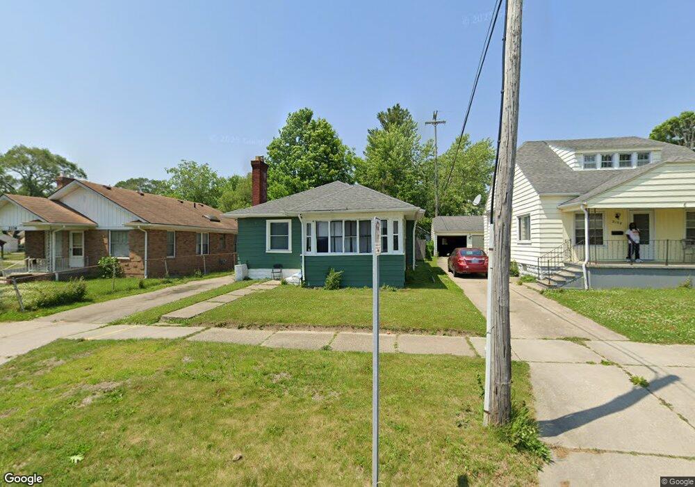 2112 University Ave, Flint, MI 48504 - photo 1