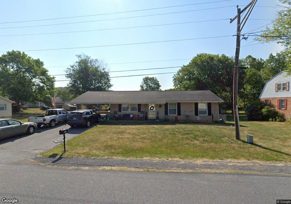 377 Miller Dr, Strasburg, VA 22657 - photo 1