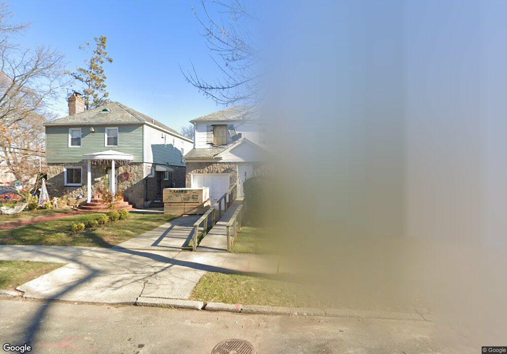 73-07 194th St, Fresh Meadows, NY 11366 - photo 1