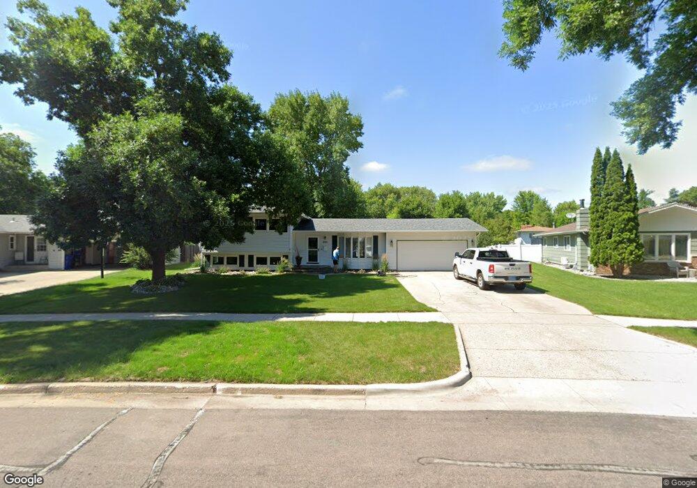 225 Forest Ave N, Fargo, ND 58102 - photo 1