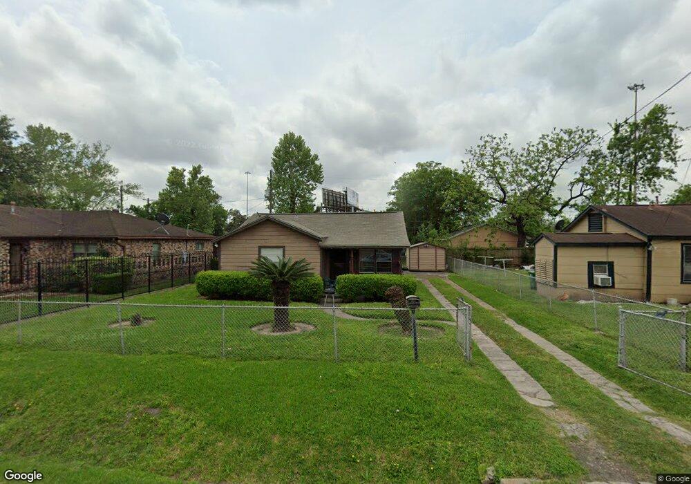2822 Woodard St, Houston, TX 77026 - photo 1