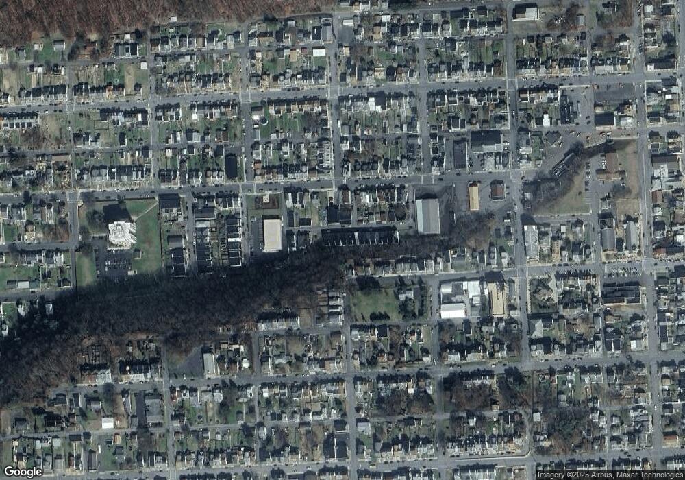 1046 W Lynn St, Coal Township, PA 17866 - photo 1