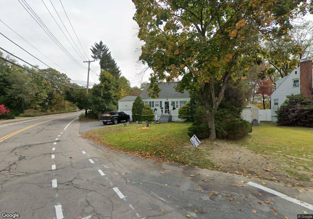 39 Fenway Dr, Framingham, MA 01701 - photo 1