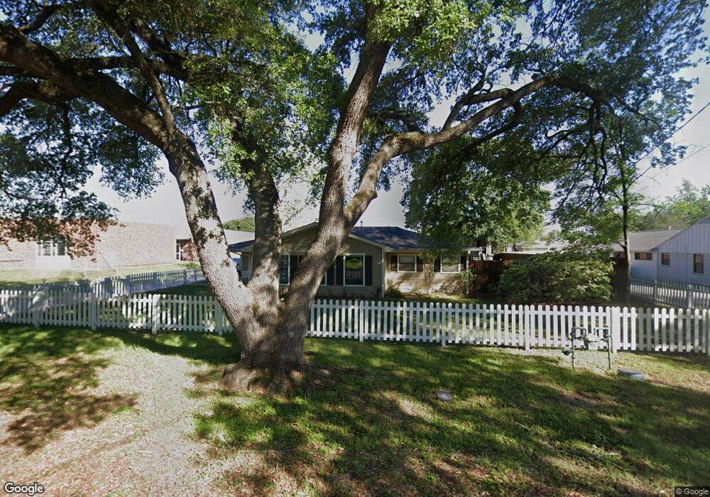 714 Clarence St, Tomball, TX 77375 - photo 1