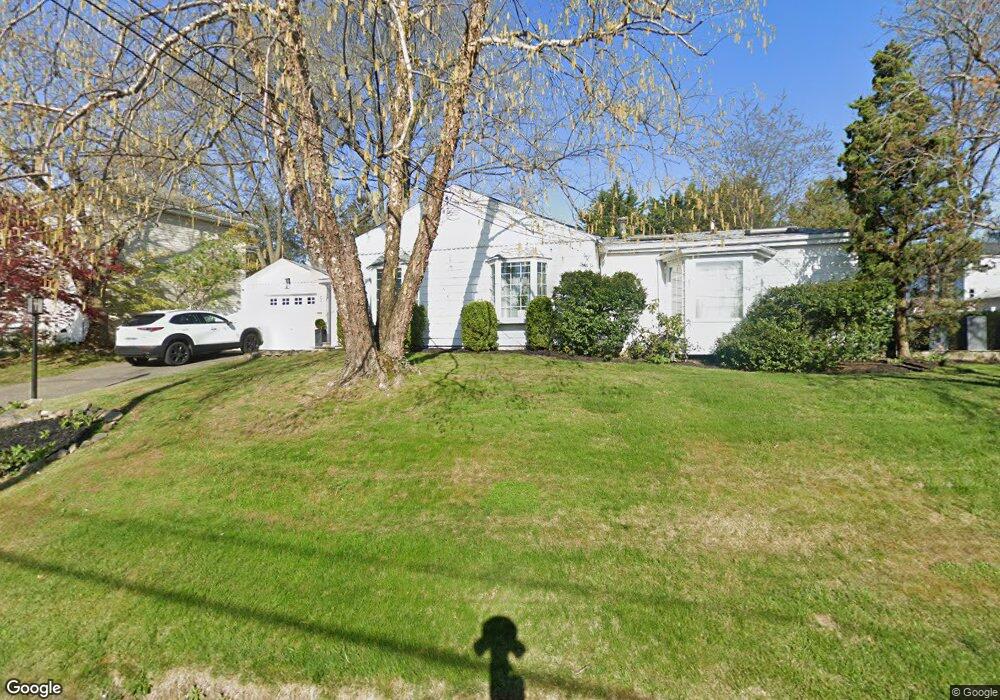 90 Roundhill Dr, Yonkers, NY 10710 - photo 1