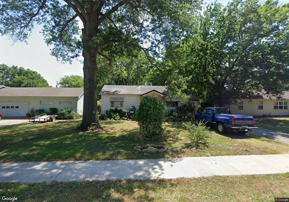 411 E 11th St, Claremore, OK 74017 - photo 1