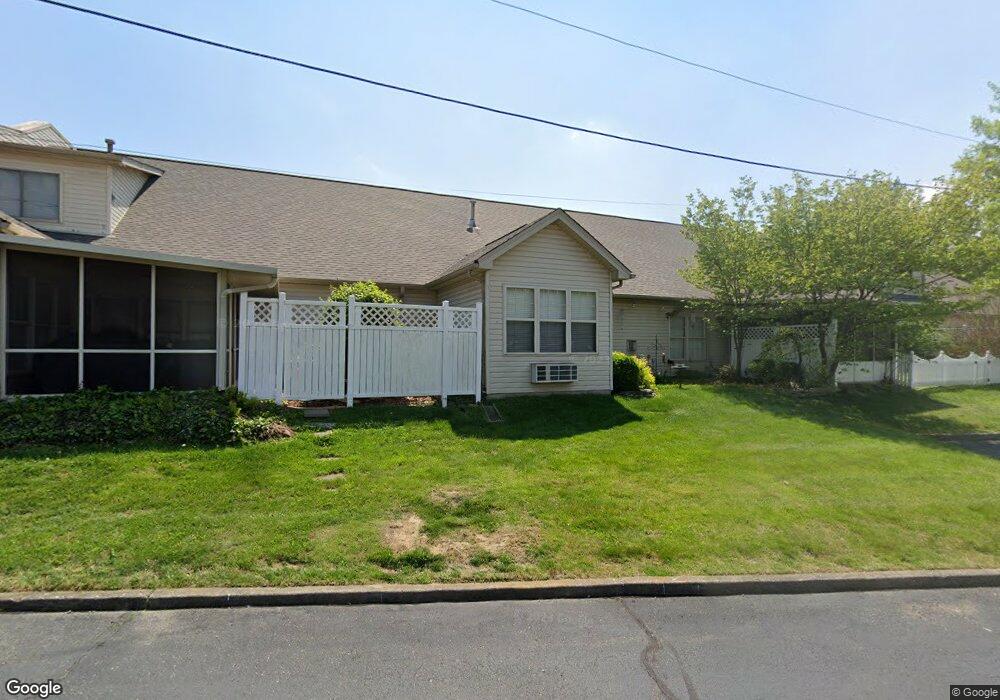 2104 Pickwick Dr, New Albany, IN 47150 - photo 1