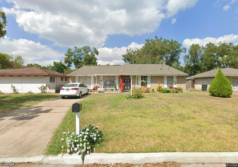 6410 Tall Willow Dr, Houston, TX 77088 - photo 1