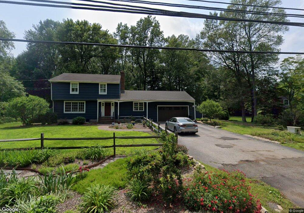 915 Warner Hill Rd, Stratford, CT 06614 - photo 1