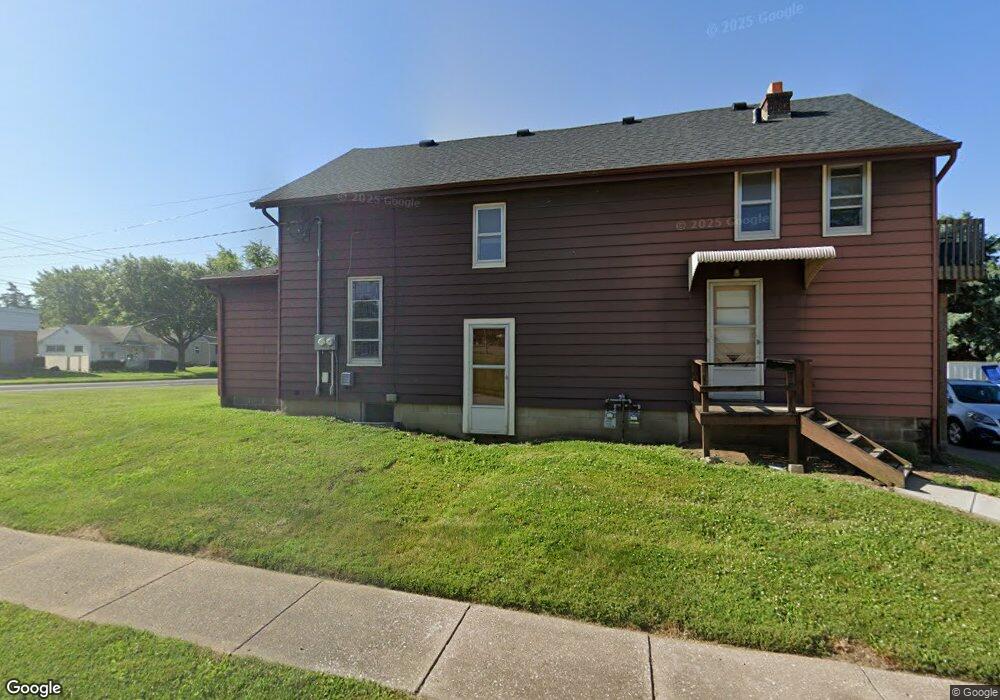 1705 W 38th St, Davenport, IA 52806 - photo 1