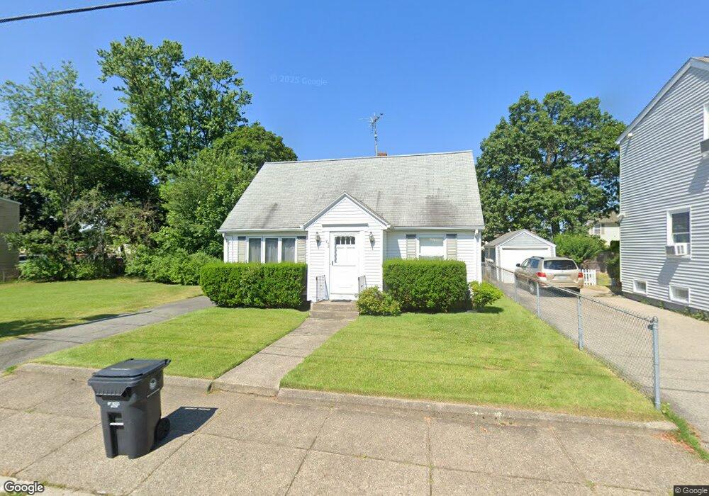 542 Grand Ave, Pawtucket, RI 02861 - photo 1