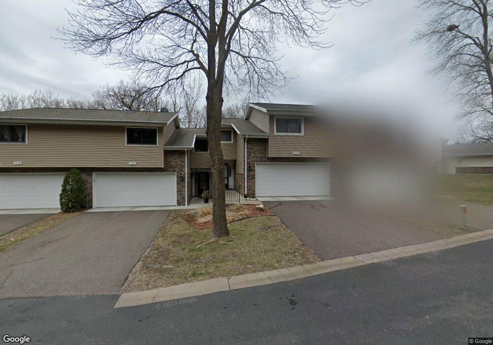 18325 Creeks Bend Dr, Minnetonka, MN 55345 - photo 1