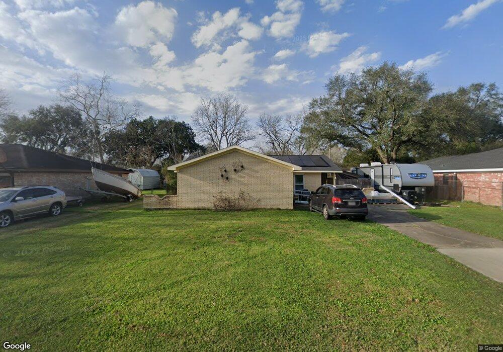 327 Coventry Ln, Alvin, TX 77511 - photo 1