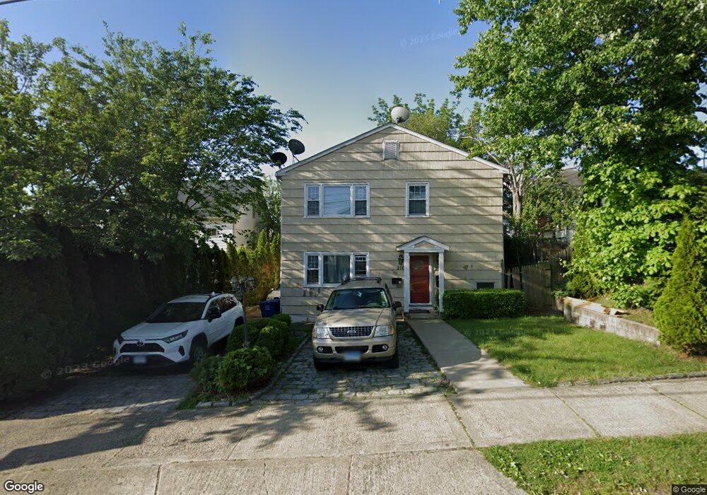 212 Clermont Ave, Bridgeport, CT 06610 - photo 1