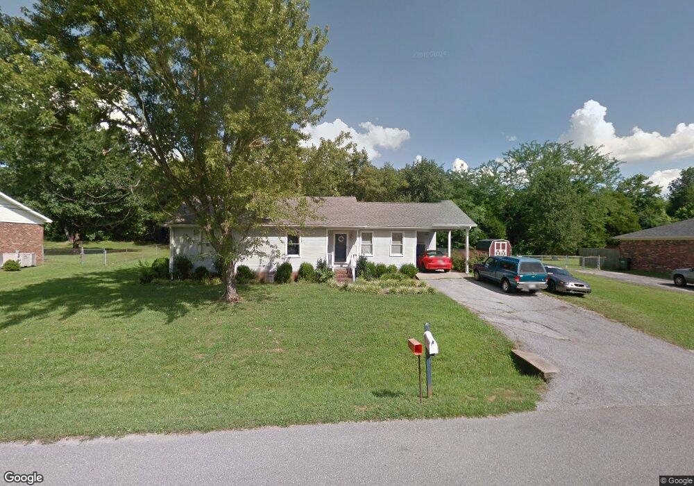 504 Pineridge Dr, Hopkinsville, KY 42240 - photo 1