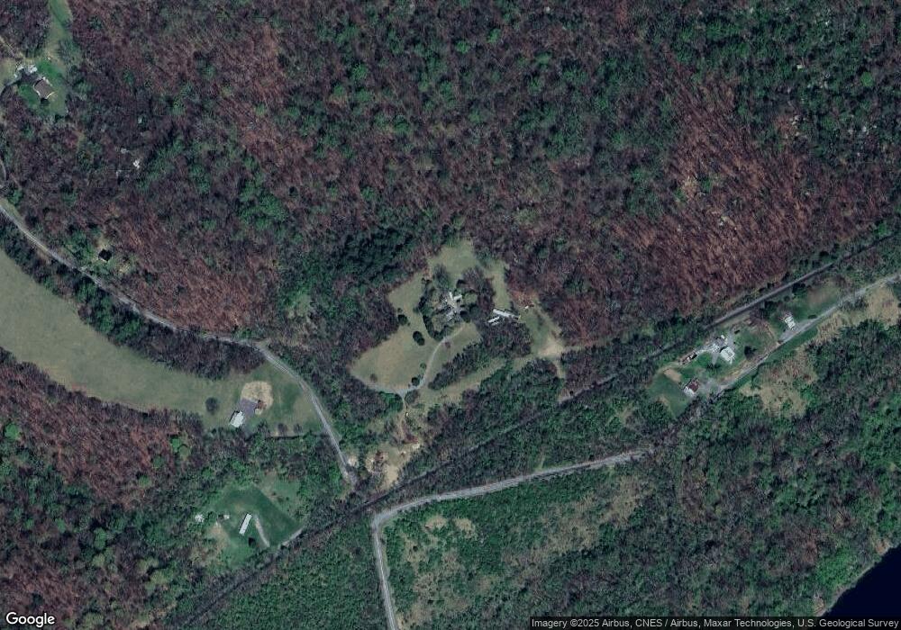 12323 Willow Rd, Hancock, MD 21750 - photo 1