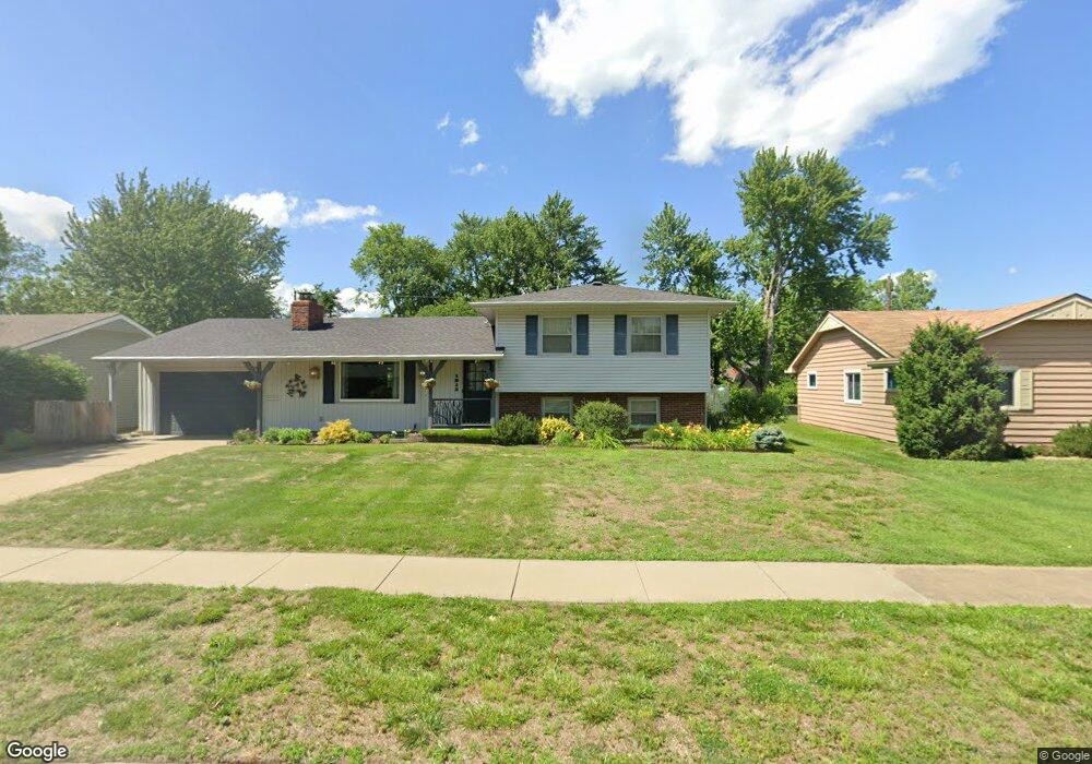 1912 SW 30th St, Topeka, KS 66611 - photo 1