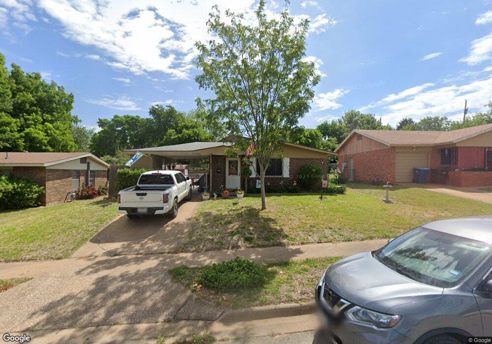 904 Leeper Dr, Denison, TX 75020 - photo 1