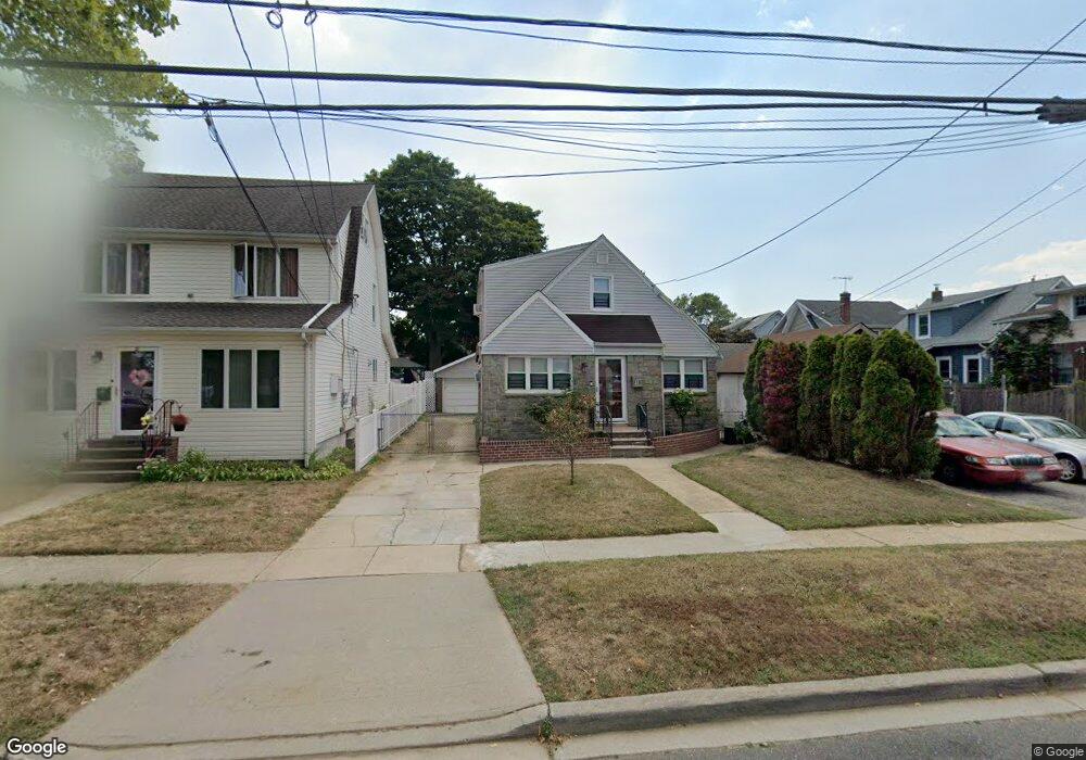 18 E Beverly Pkwy, Valley Stream, NY 11580 - photo 1