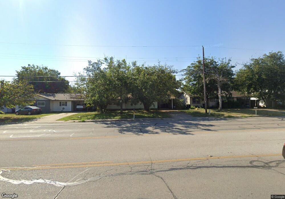 707 W Kilpatrick St, Cleburne, TX 76033 - photo 1