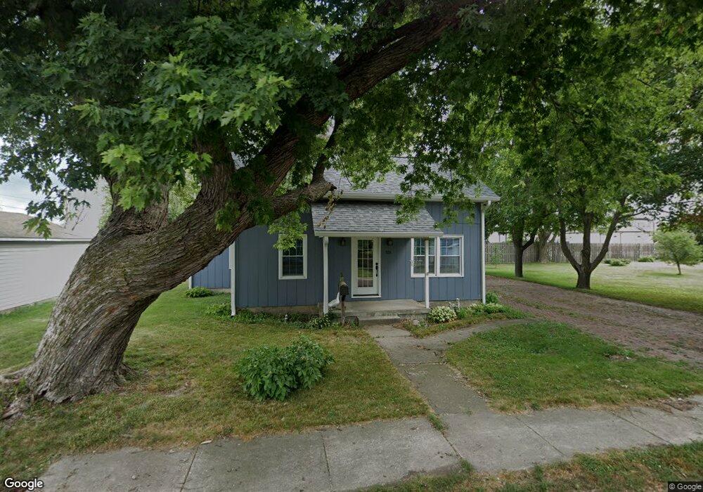 151 W Sylvan St, Virginia, IL 62691 - photo 1