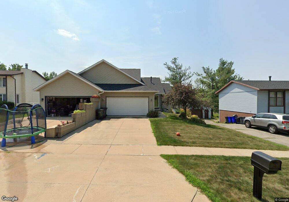 2511 Ellis View Ct NW, Cedar Rapids, IA 52405 - photo 1