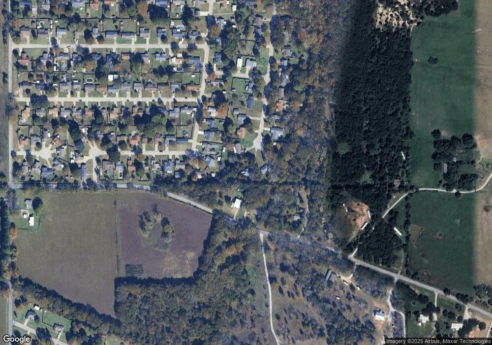 301 Eastwood Cir, Ardmore, OK 73401 - photo 1