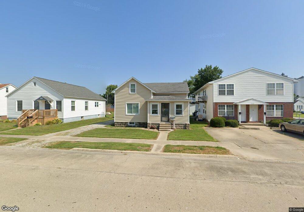 302 W Virginia Ave, Effingham, IL 62401 - photo 1