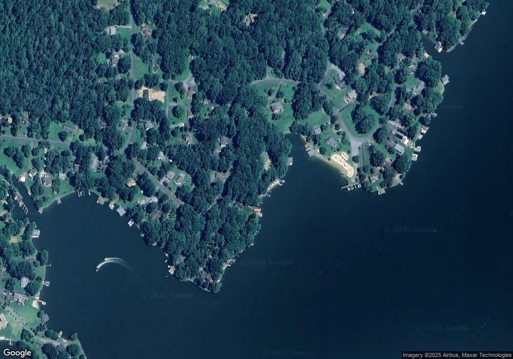 1195 N Lakeshore Dr, Louisa, VA 23093 - photo 1