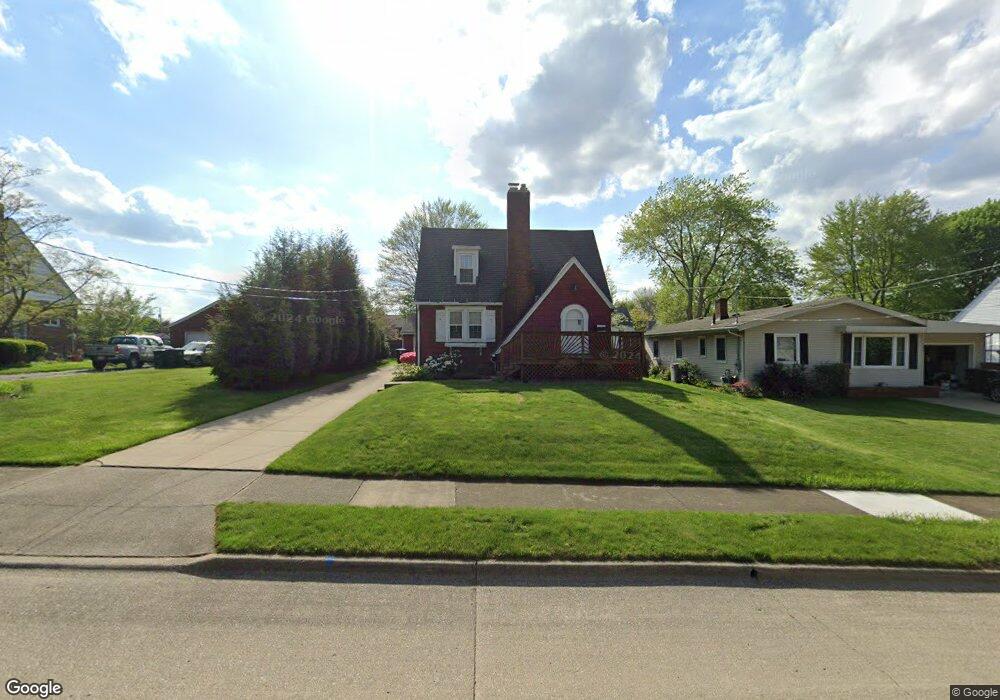 712 Yerrick Rd, Akron, OH 44312 - photo 1