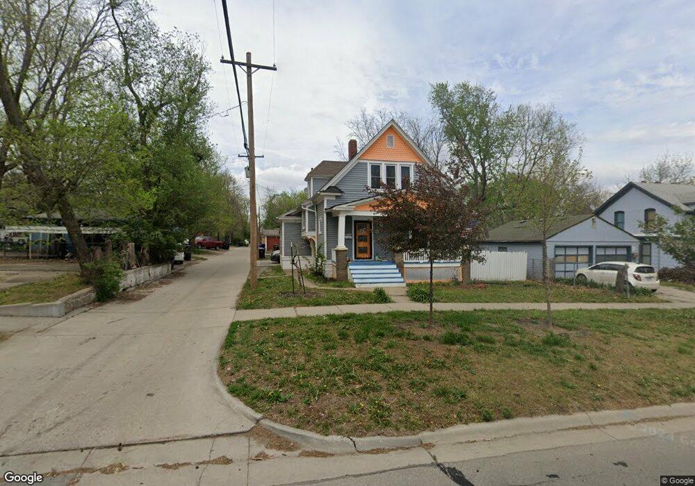 1010 SW 5th St, Topeka, KS 66606 - photo 1