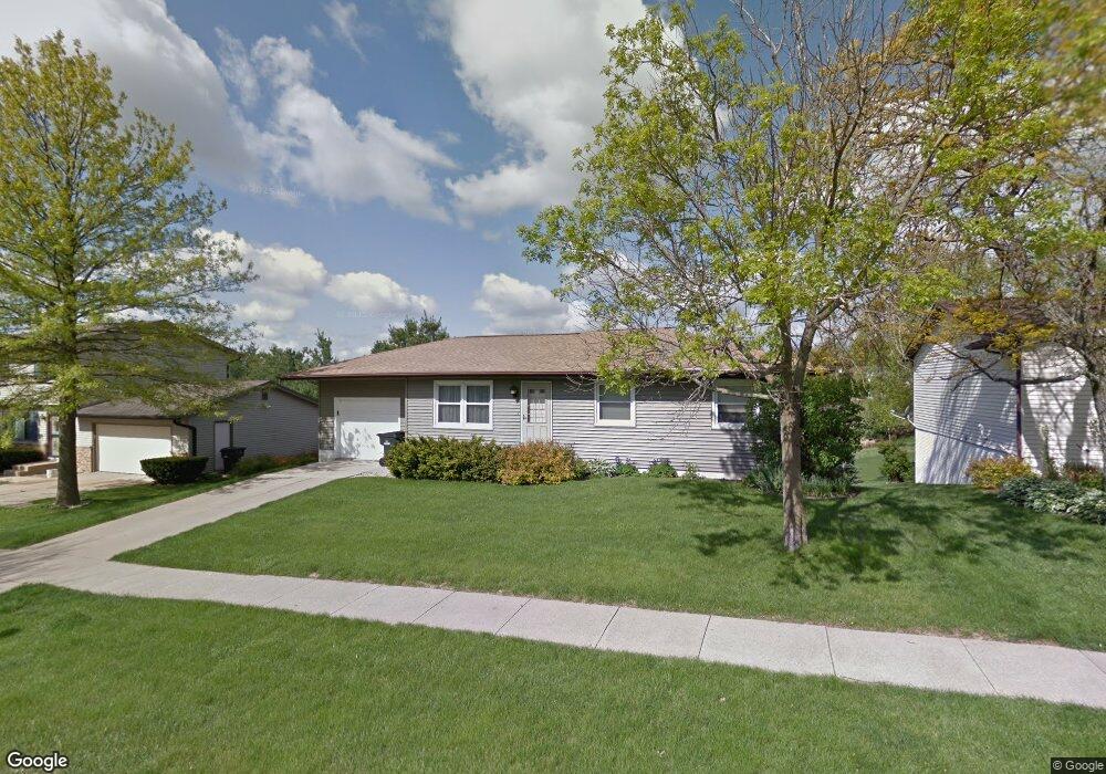 1752 29th St NW, Cedar Rapids, IA 52405 - photo 1