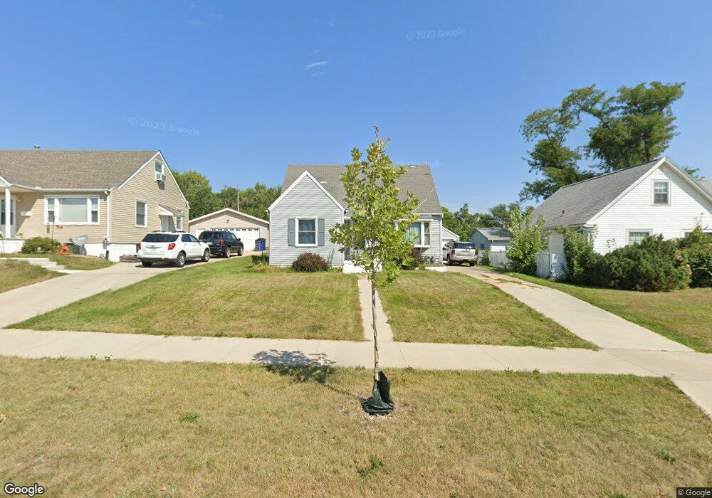 1008 O Ave NW, Cedar Rapids, IA 52405 - photo 1